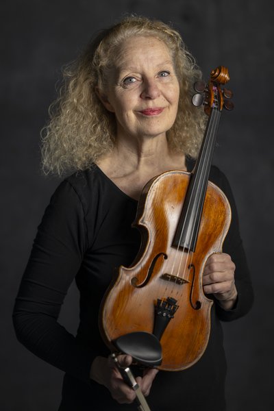 Svava portrett viola mynd AZ9_5369