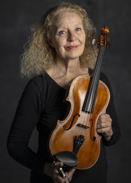 Svava portrett viola mynd AZ9_5369